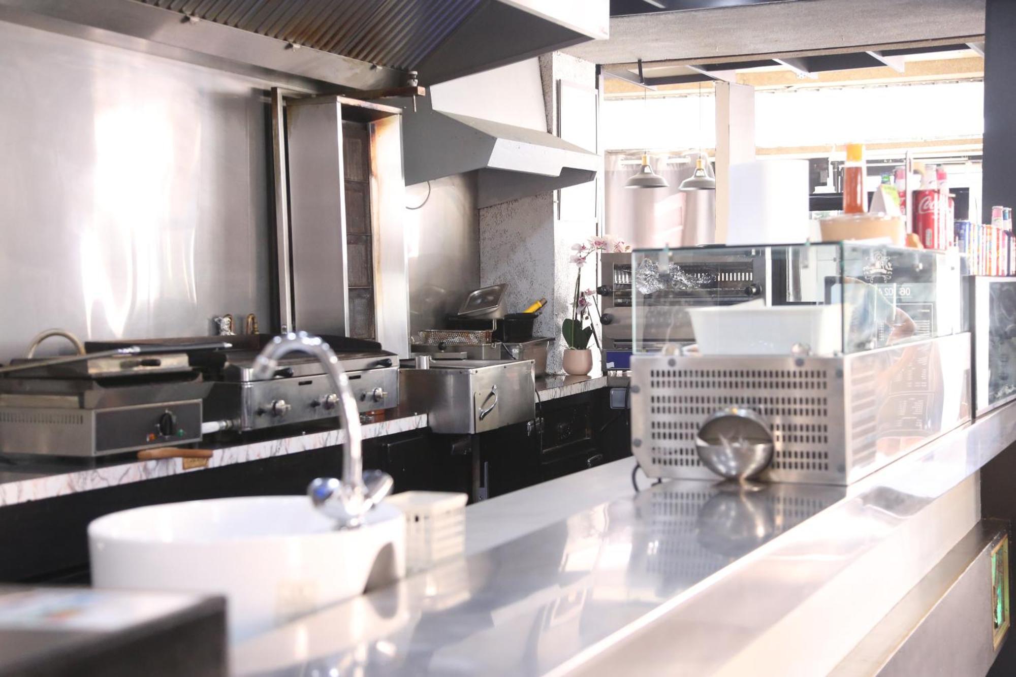 Hotel Restaurant Le Parisien 루르드 외부 사진