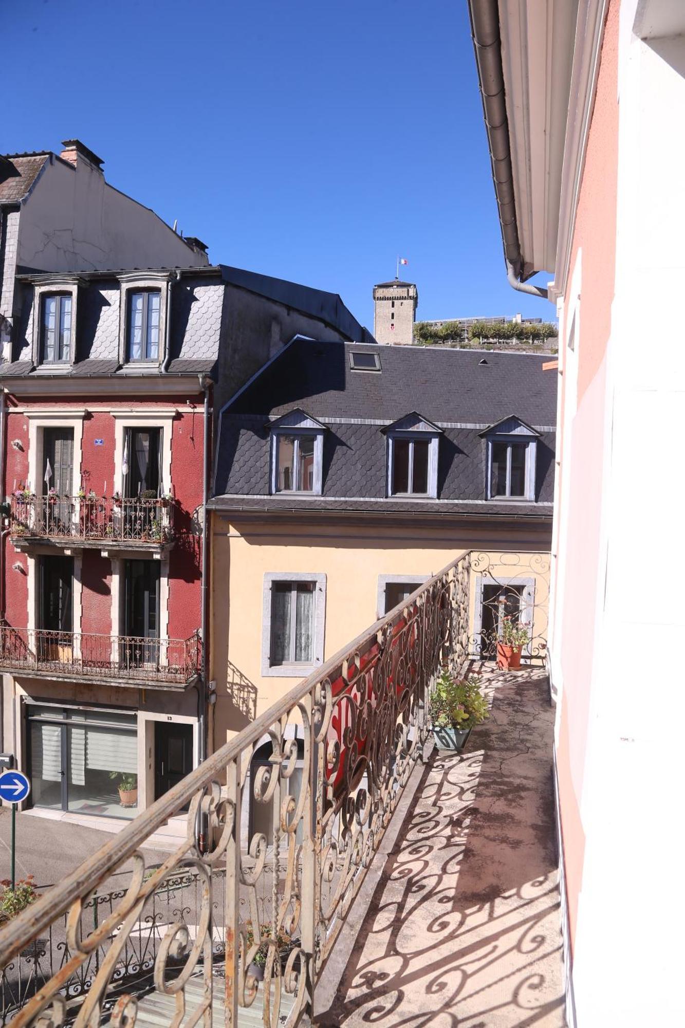 Hotel Restaurant Le Parisien 루르드 외부 사진