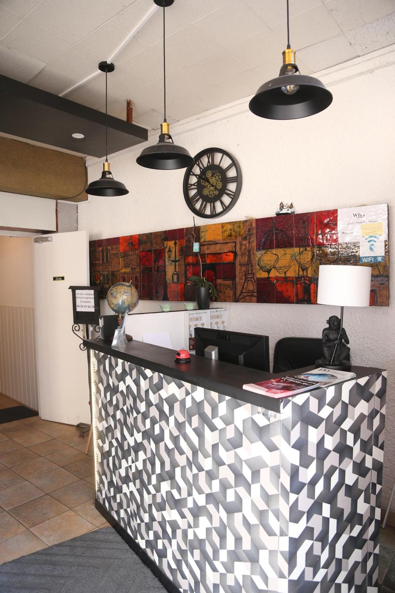 Hotel Restaurant Le Parisien 루르드 외부 사진