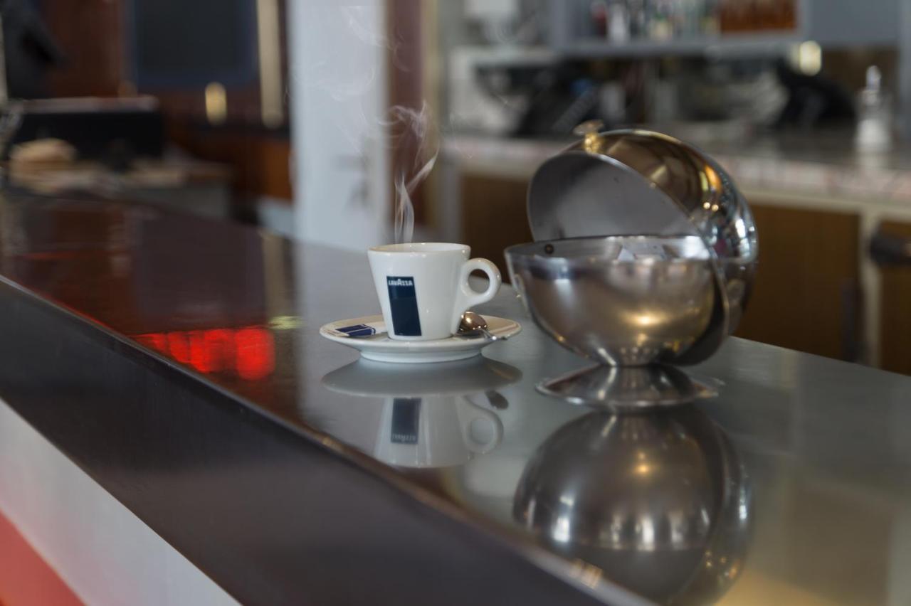 Hotel Restaurant Le Parisien 루르드 외부 사진